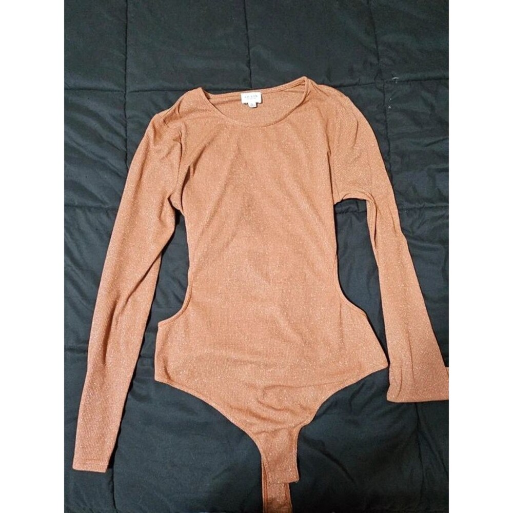 Le Lis Copper Shimmer Long Sleeve Tie-Waist Bodysuit L